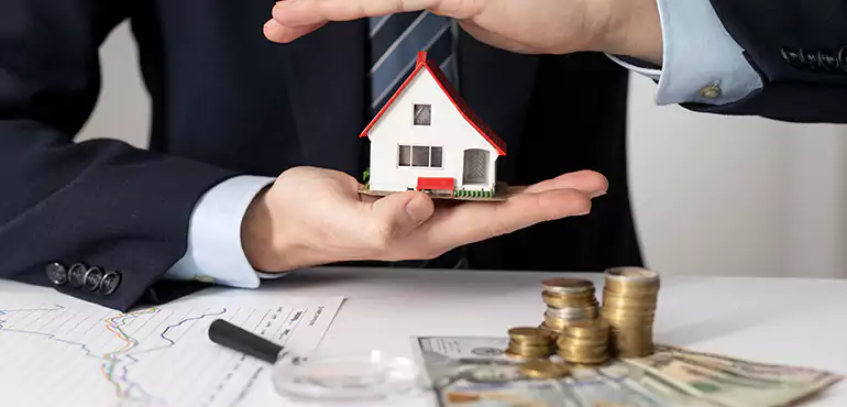 Who Do We Buy Houses From in Aurora, CO?